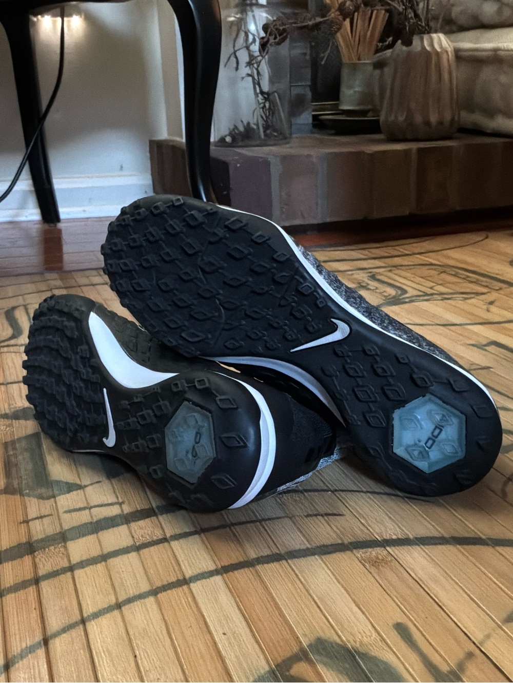 Nike Men’s HYPERVENOM X TURF Grey High-Top Training Shoes with Blue Accents - Picture 7 of 7